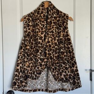 1776 Leopard Print Vest Sweater Size M